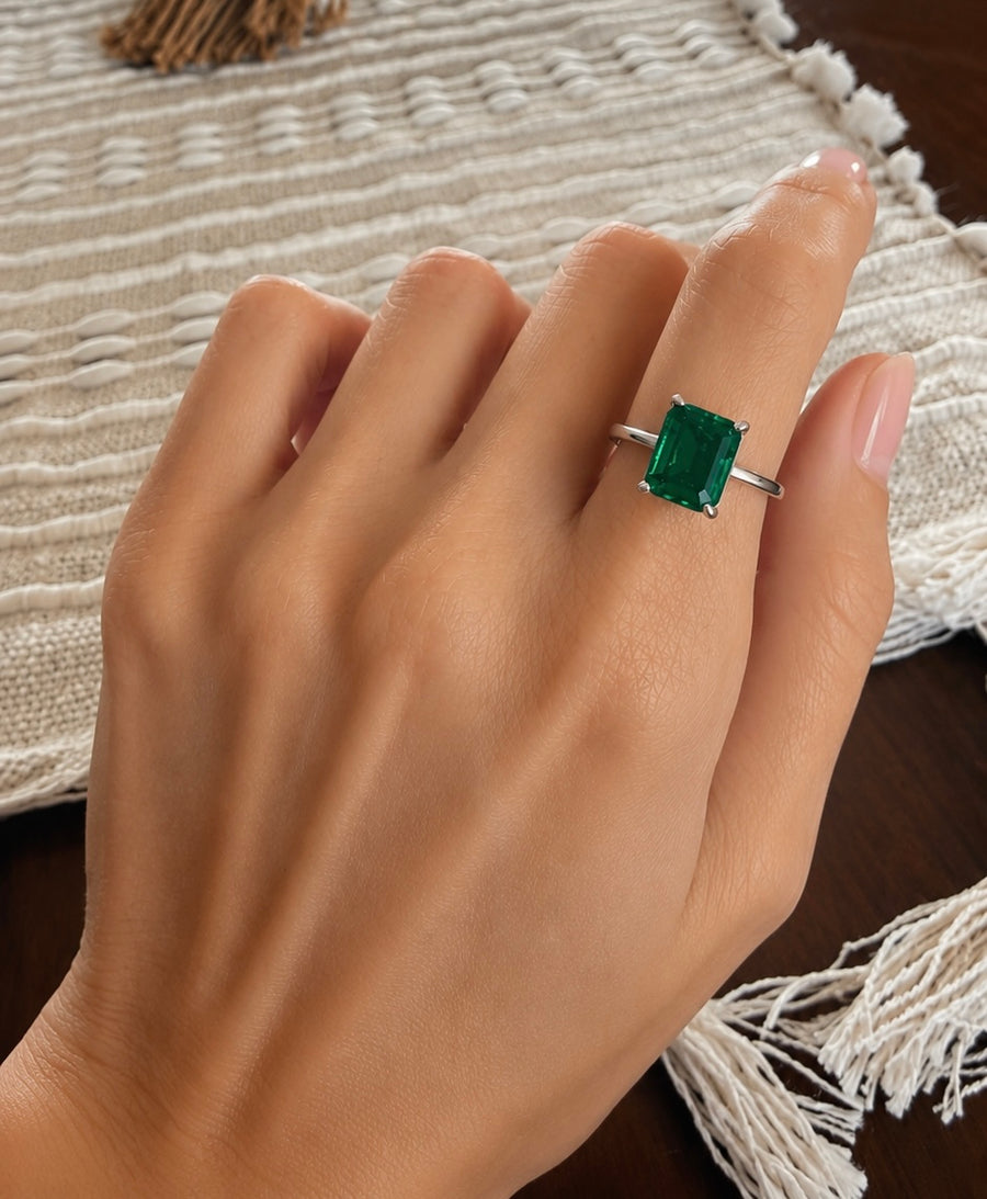 EMERALD SOLITAIRE RING