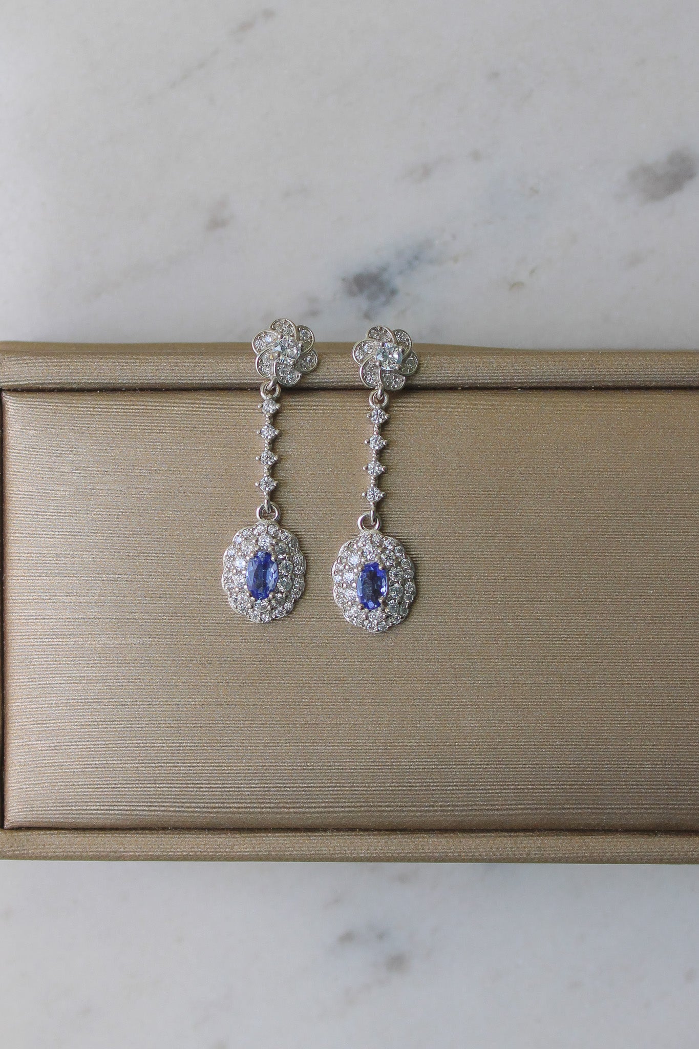 "Léonie" — The Tanzanite Mist