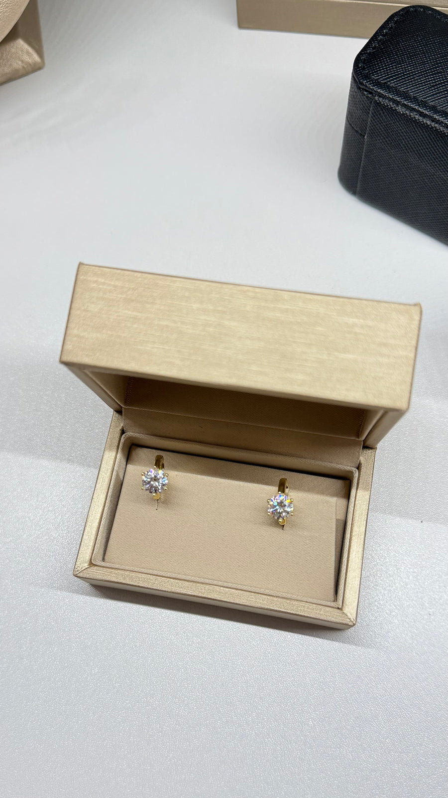 Lucía Hoops 1 cttw each