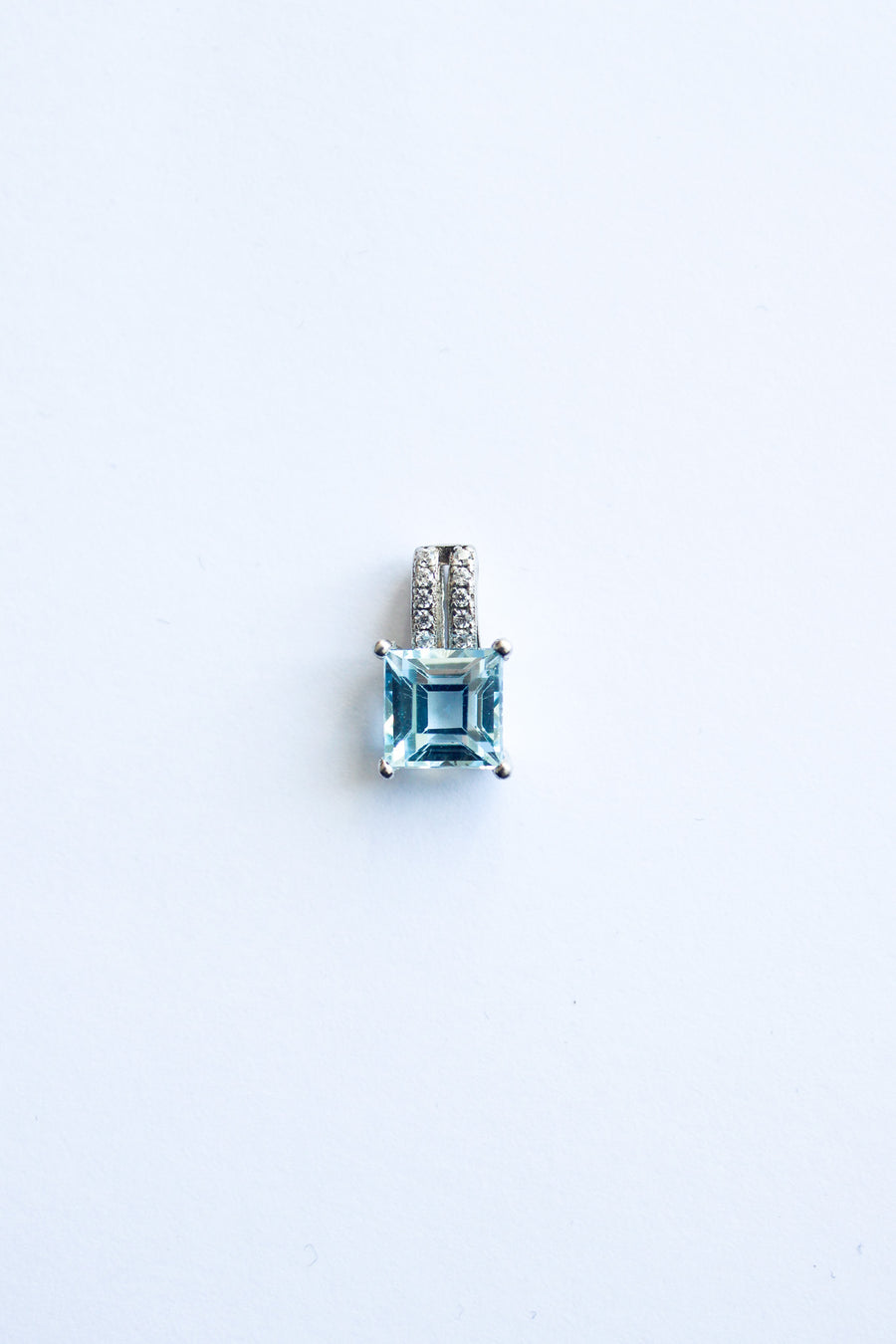 Isla Aquamarine Pendant