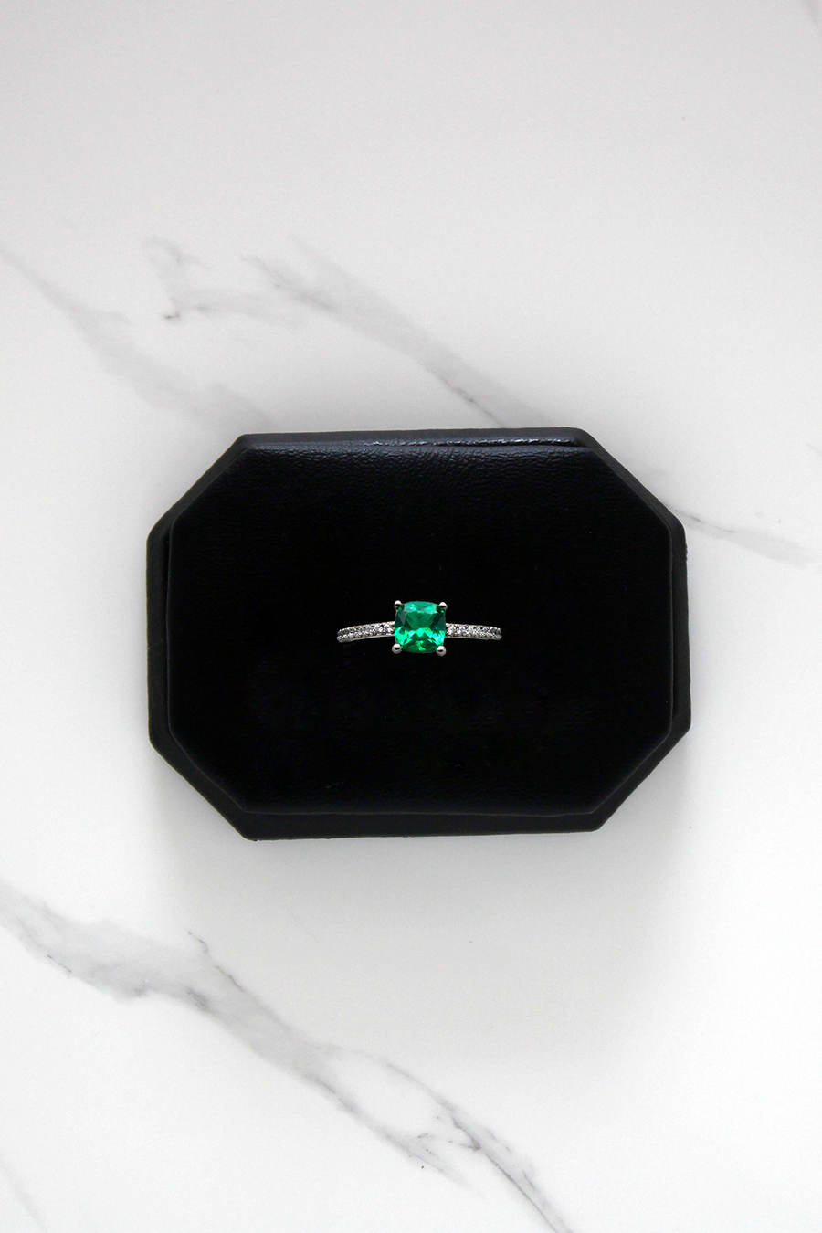 Emerald Classic Ring