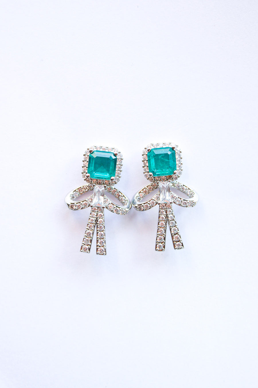 Élise Emerald Bow Drops