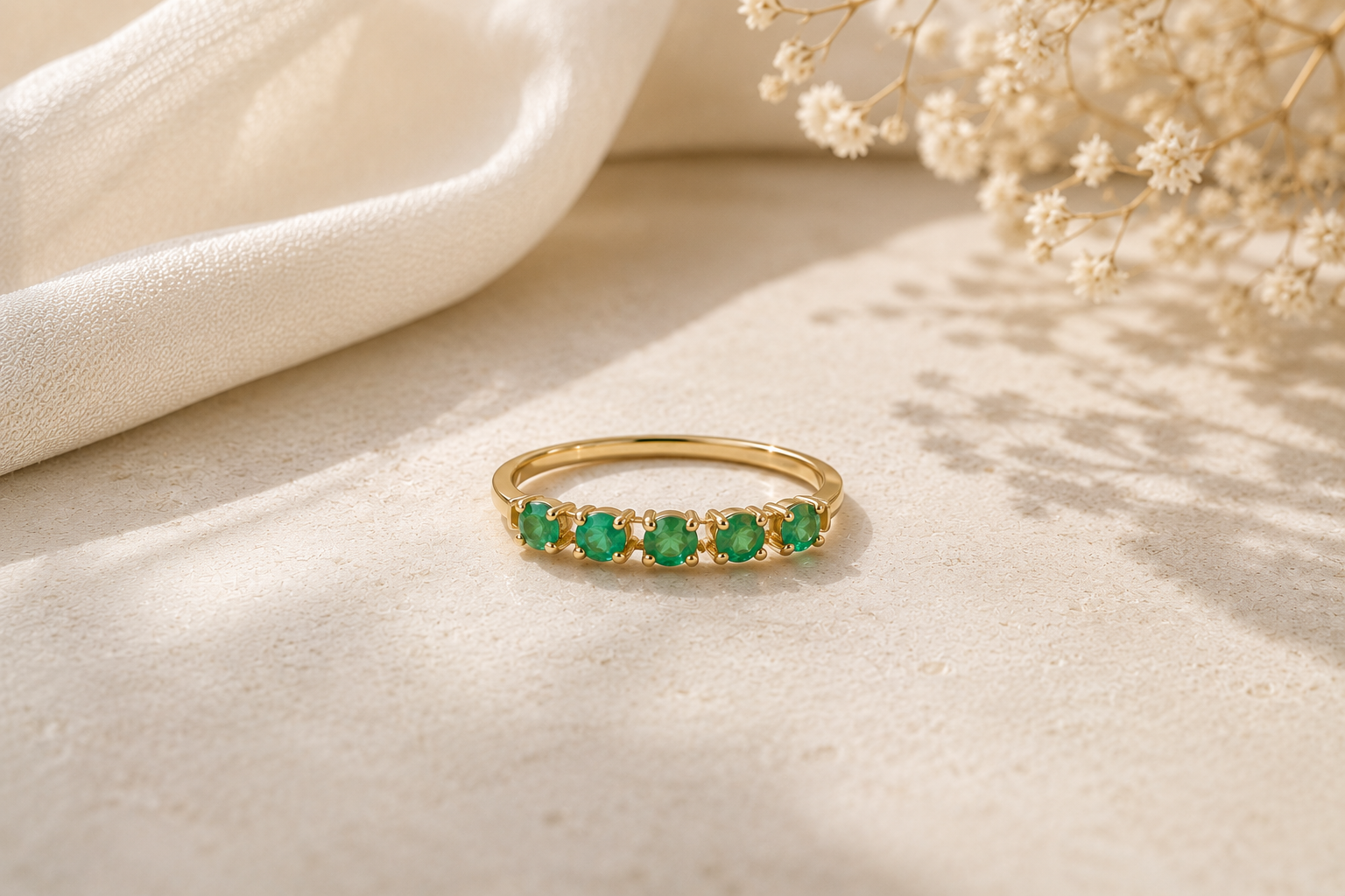 5 Natural Colombian Emerald Ring in Solid 14K Gold | Maison ÉLAN